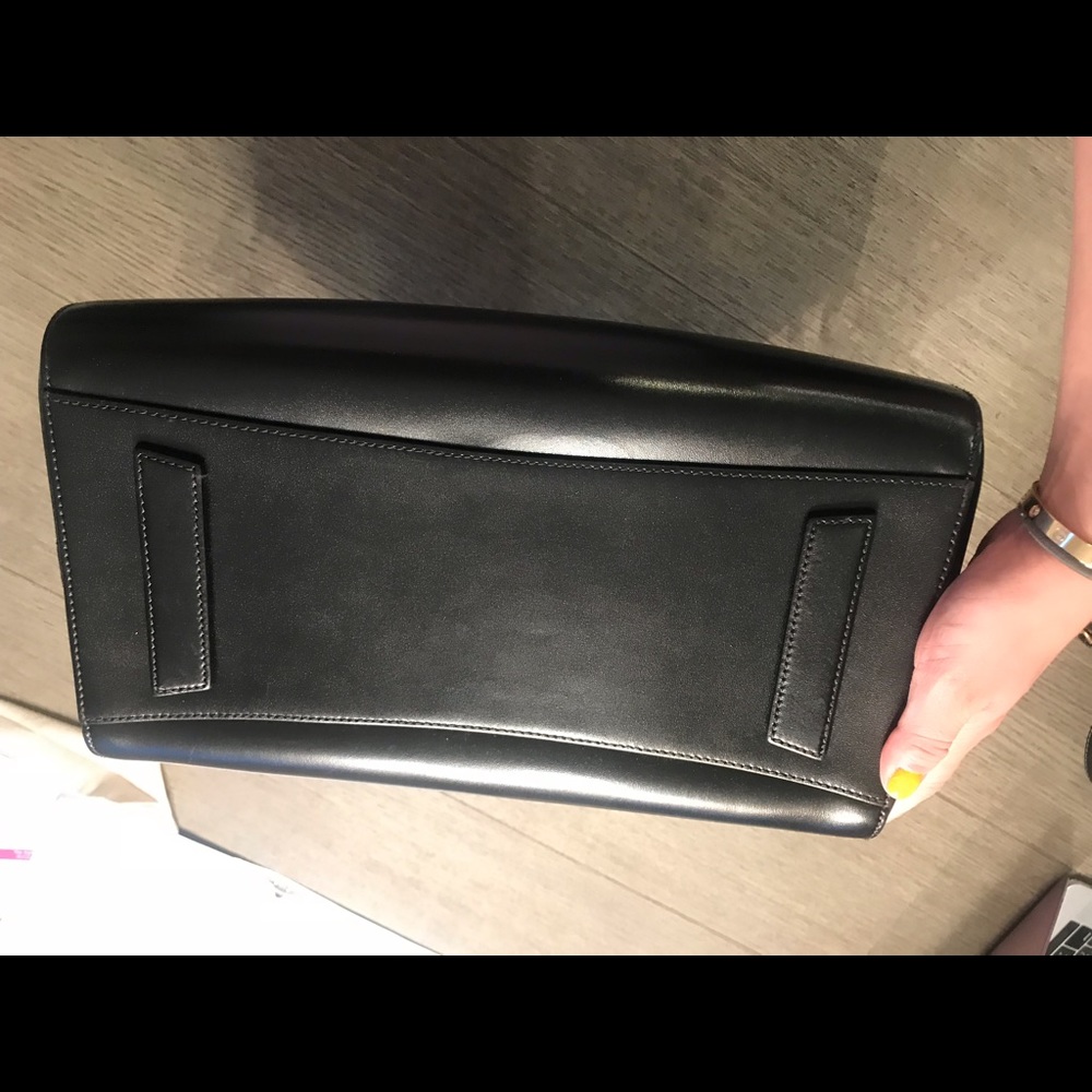 Givenchy Antigona Medium Satchel Bag - Picture 3 of 3